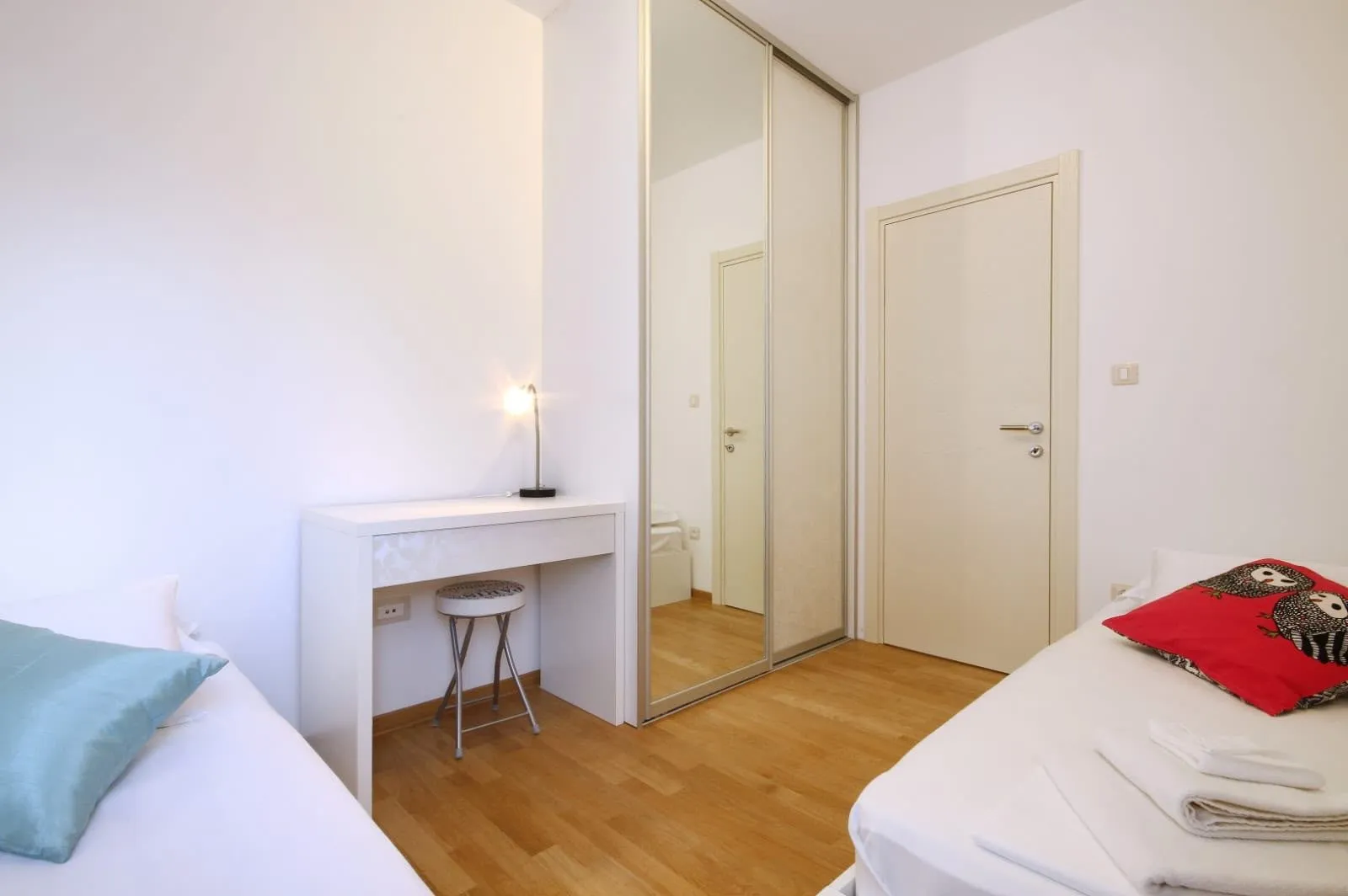 Moderan-dvosoban-stan-za-izdavanje-u-Budvi-17 Izdavanje: Dvosoban stan 75 m² – Gospoština, Budva — fotografija 18