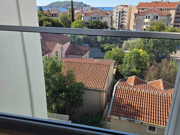 Izdavanje: Jednosoban stan 43 m² – Lazi, Budva — fotografija 4