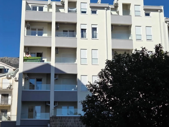 Izdavanje: Jednosoban stan 43 m² – Lazi, Budva — fotografija 5