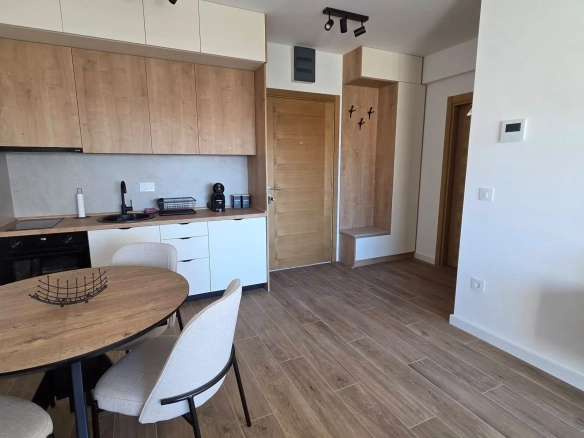 Izdavanje: Jednosoban stan 43 m² – Lazi, Budva — fotografija 9