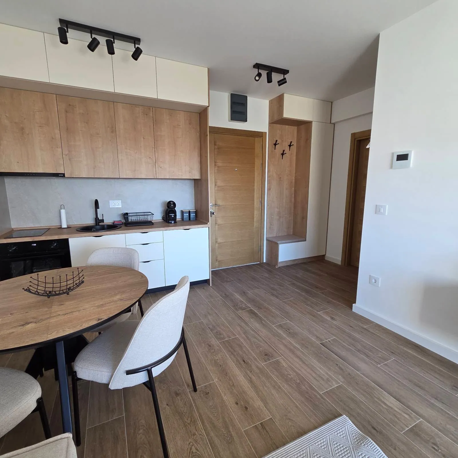 Jednosoban-stan-u-Pietra-Rezidenciji-Lazi-Budva-8 Izdavanje: Jednosoban stan 43 m² – Lazi, Budva — fotografija 9