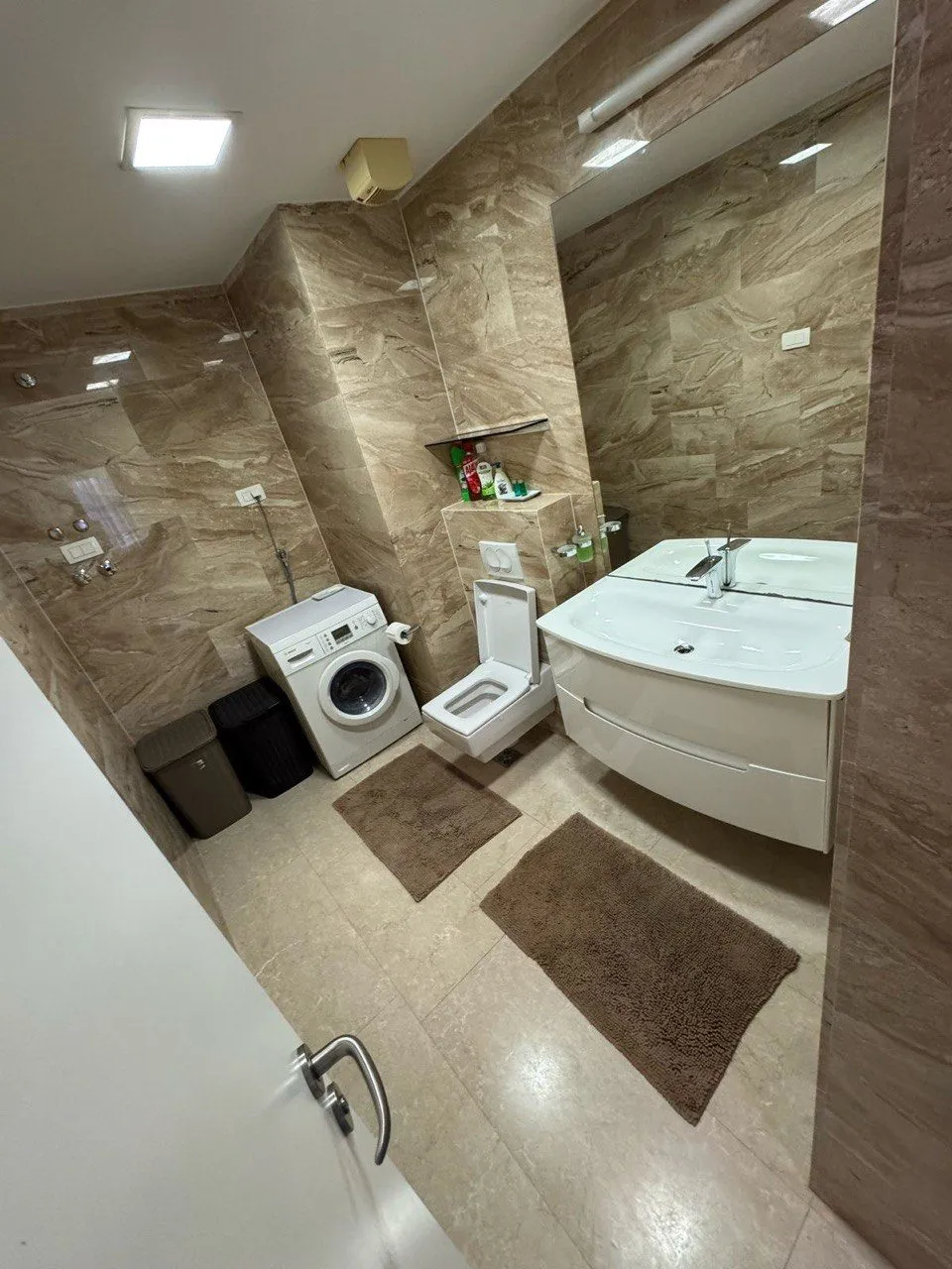 Trosoban-stan-sa-pogledom-na-more-Tre-Canne-Budva-2 Izdavanje: Trosoban stan 194 m² – Budva — fotografija 3