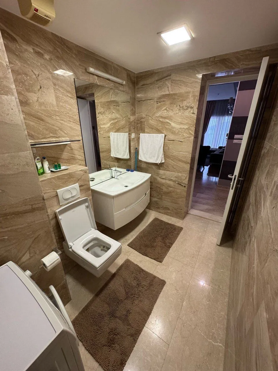 Trosoban-stan-sa-pogledom-na-more-Tre-Canne-Budva-3 Izdavanje: Trosoban stan 194 m² – Budva — fotografija 4