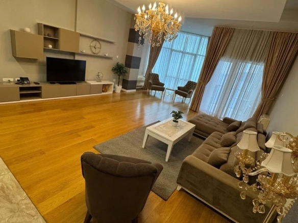 Izdavanje: Trosoban stan 194 m² – Budva — fotografija 14