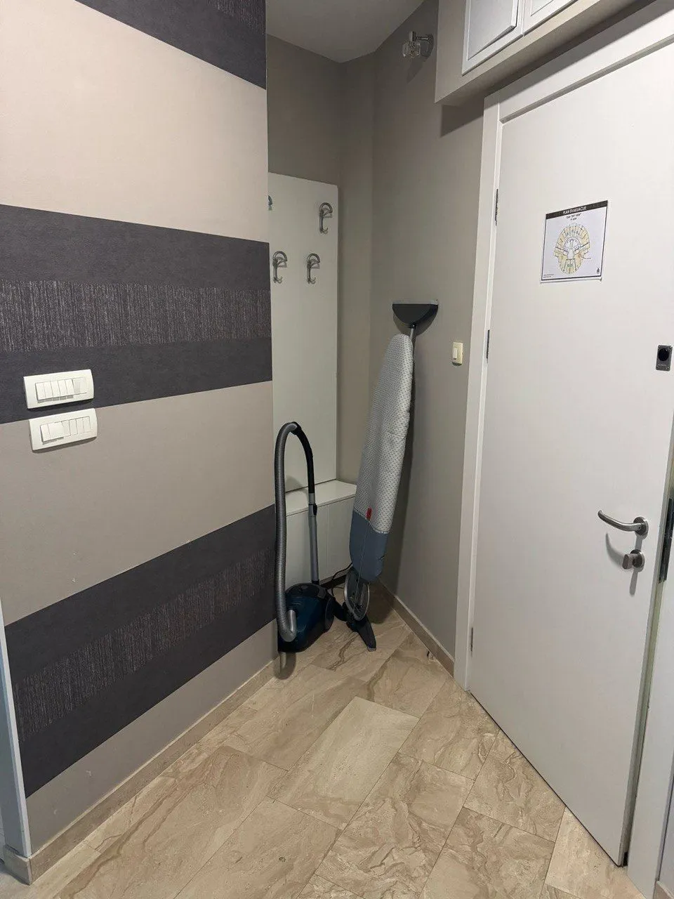 Trosoban-stan-sa-pogledom-na-more-Tre-Canne-Budva-18 Izdavanje: Trosoban stan 194 m² – Budva — fotografija 19