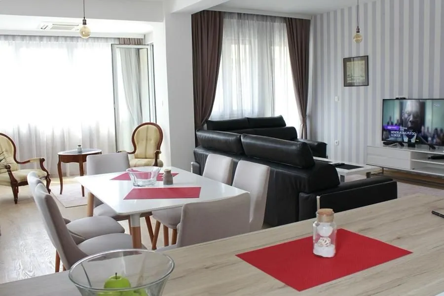 Trosoban-stan-120-m²-za-izdavanje-Budva Trosoban stan 120 m² za izdavanje