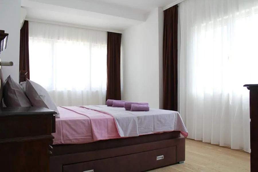 Trosoban-stan-120-m²-za-izdavanje-Budva-2 Izdavanje: Trosoban stan 120 m² – Budva — fotografija 3