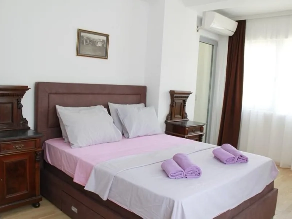 Izdavanje: Trosoban stan 120 m² – Budva — fotografija 4