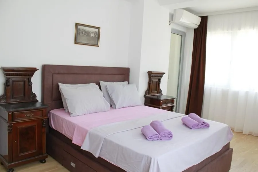 Trosoban-stan-120-m²-za-izdavanje-Budva-3 Izdavanje: Trosoban stan 120 m² – Budva — fotografija 4
