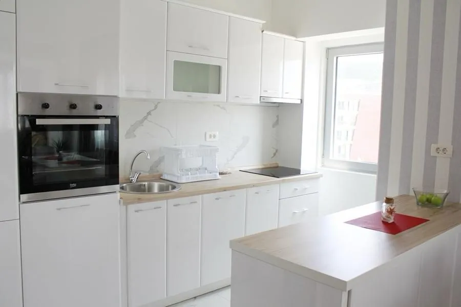 Trosoban-stan-120-m²-za-izdavanje-Budva-4 Izdavanje: Trosoban stan 120 m² – Budva — fotografija 5