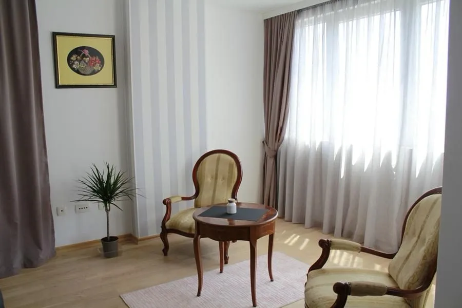 Trosoban-stan-120-m²-za-izdavanje-Budva-5 Izdavanje: Trosoban stan 120 m² – Budva — fotografija 6