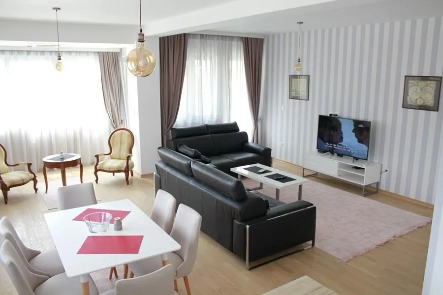 Trosoban-stan-120-m²-za-izdavanje-Budva-8 Izdavanje: Trosoban stan 120 m² – Budva — fotografija 9