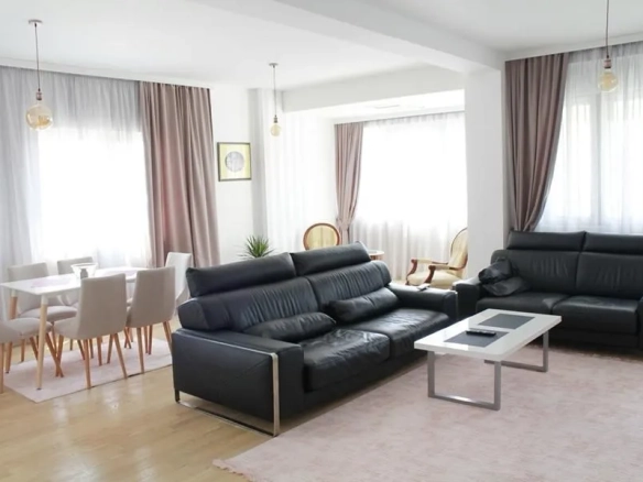 Izdavanje: Trosoban stan 120 m² – Budva — fotografija 12
