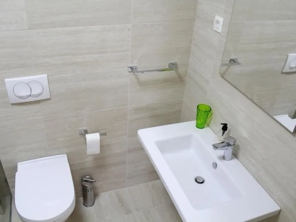 Izdavanje: Trosoban stan 120 m² – Budva — fotografija 15
