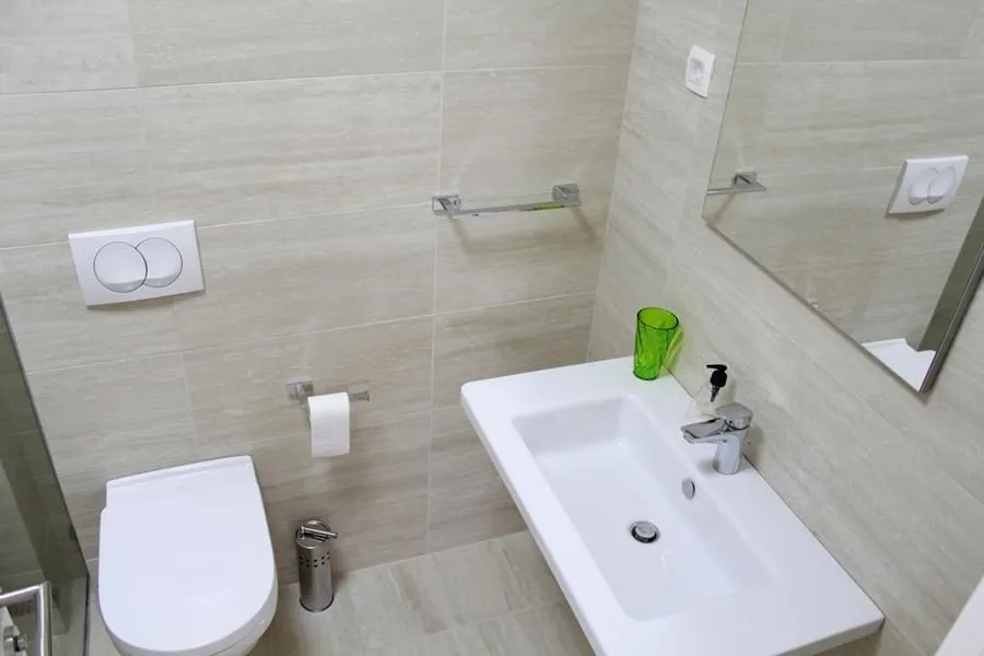 Trosoban-stan-120-m²-za-izdavanje-Budva-14 Izdavanje: Trosoban stan 120 m² – Budva — fotografija 15