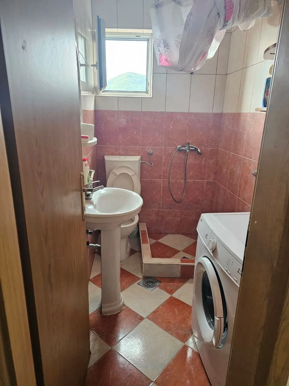 Jednosoban-namjesten-stan-u-Podmainama-Budva-1 Izdavanje: Jednosoban stan – Podmaine, Budva — fotografija 2