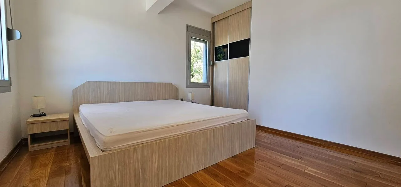 Trosoban-stan-sa-parkingom-za-izdavanje-Budva-6 Izdavanje: Trosoban stan 104 m² – Budva — fotografija 7