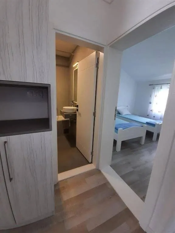 Dvosoban-stan-za-izdavanje-u-Rozinu-Budva-4 Izdavanje: Dvosoban stan – Rozino, Budva — fotografija 5
