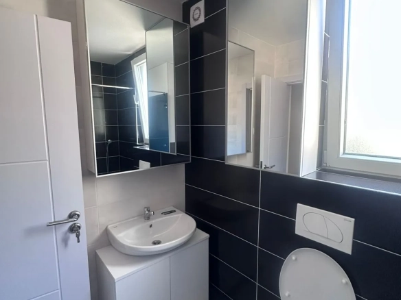 Izdavanje: Jednosoban stan 47 m² – Lazi, Budva — fotografija 2