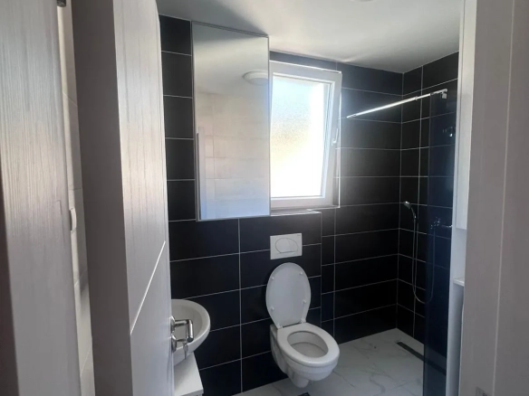 Izdavanje: Jednosoban stan 47 m² – Lazi, Budva — fotografija 6