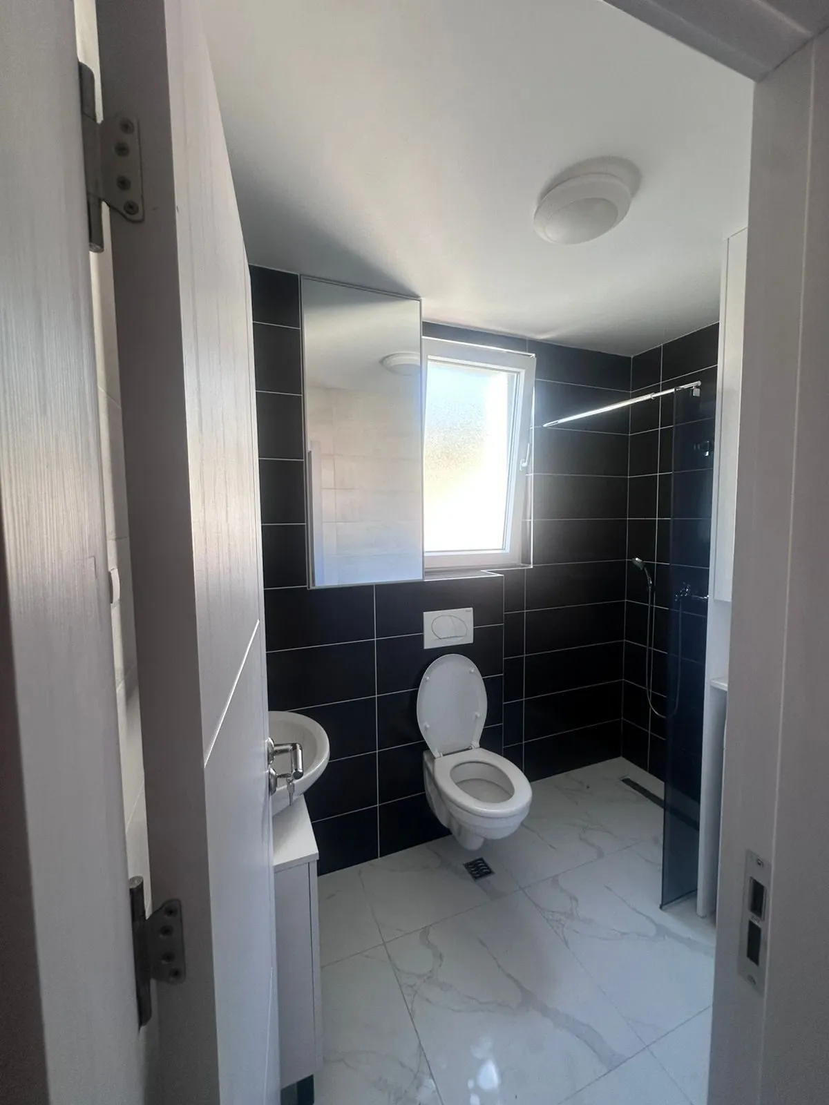 Izdavanje: Jednosoban stan 47 m² – Lazi, Budva — fotografija 6