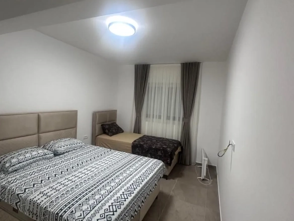 Izdavanje: Jednosoban stan 47 m² – Lazi, Budva — fotografija 7