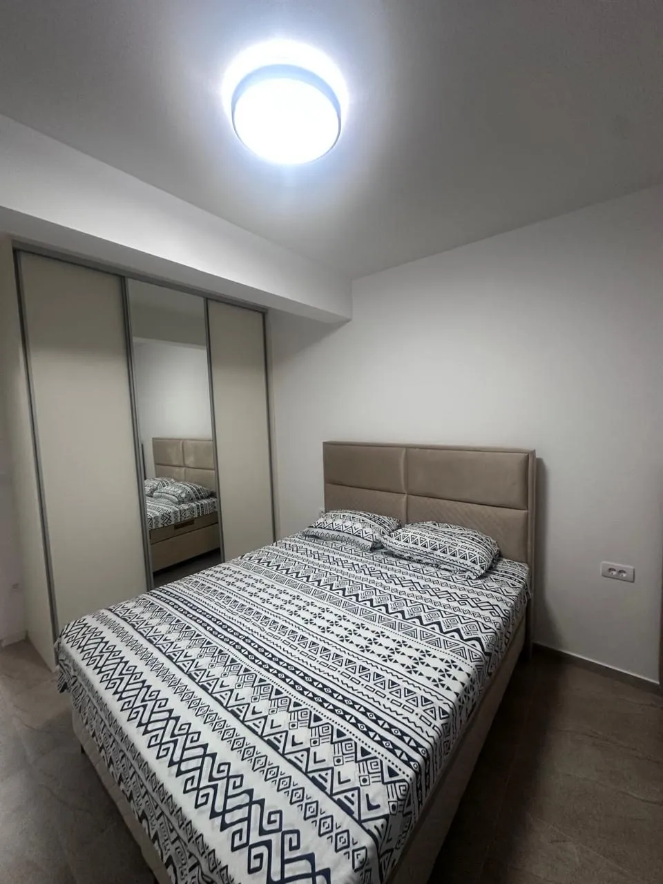 Izdavanje: Jednosoban stan 47 m² – Lazi, Budva — fotografija 8
