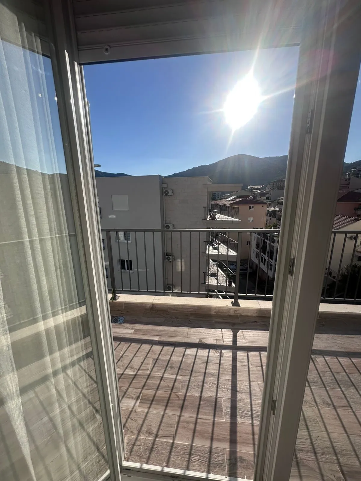 Izdavanje: Jednosoban stan 47 m² – Lazi, Budva — fotografija 12