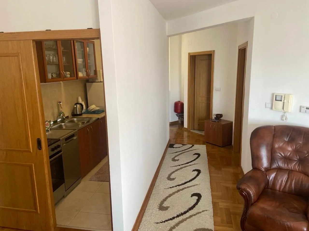 Izdavanje: Jednosoban stan 57 m² – Rozino, Budva — fotografija 8