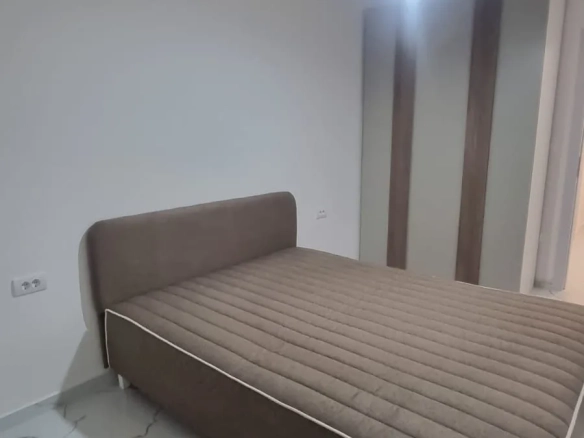 Izdavanje: Jednosoban stan 42 m² – Lazi, Budva — fotografija 2