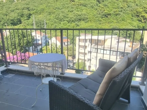 Izdavanje: Jednosoban stan 42 m² – Lazi, Budva — fotografija 8