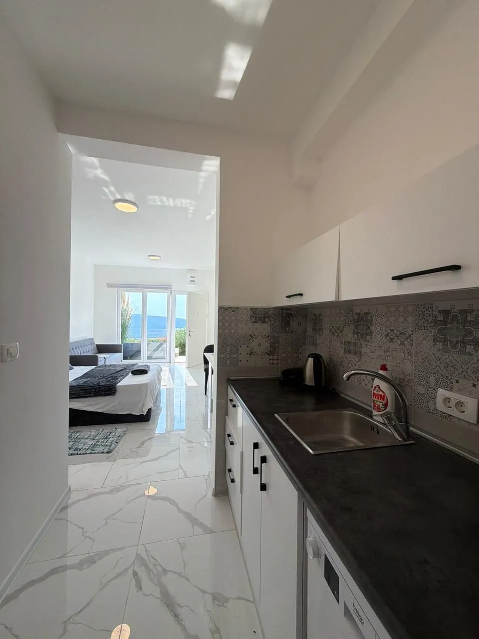 Bastenska-garsonjera-u-Adriatic-Heights-Kavac-Kotor-2 Garsonjera 27 m² – Kavač, Kotor — fotografija 3