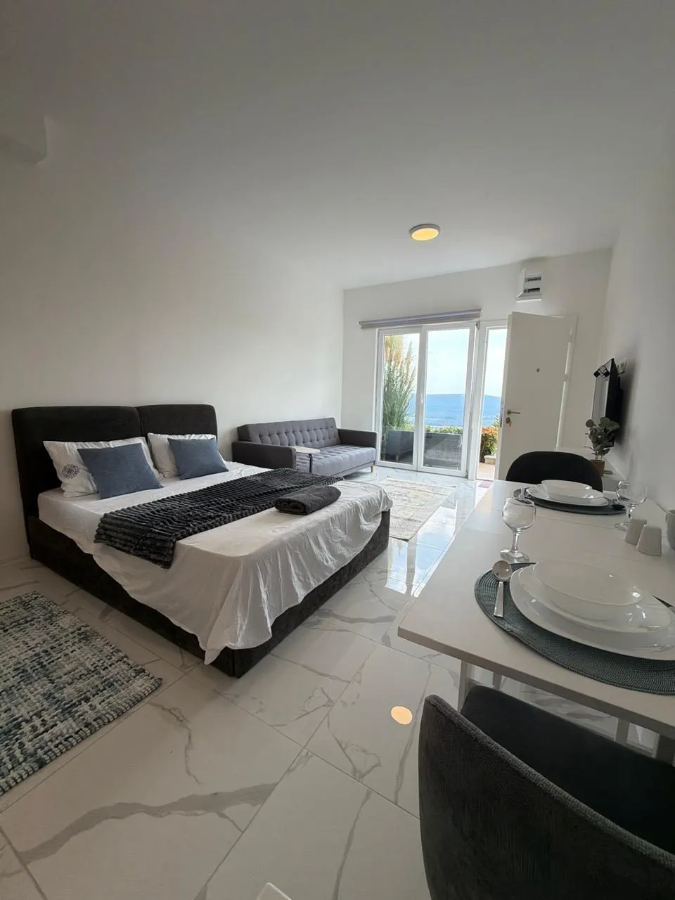 Bastenska-garsonjera-u-Adriatic-Heights-Kavac-Kotor-3 Garsonjera 27 m² – Kavač, Kotor — fotografija 4