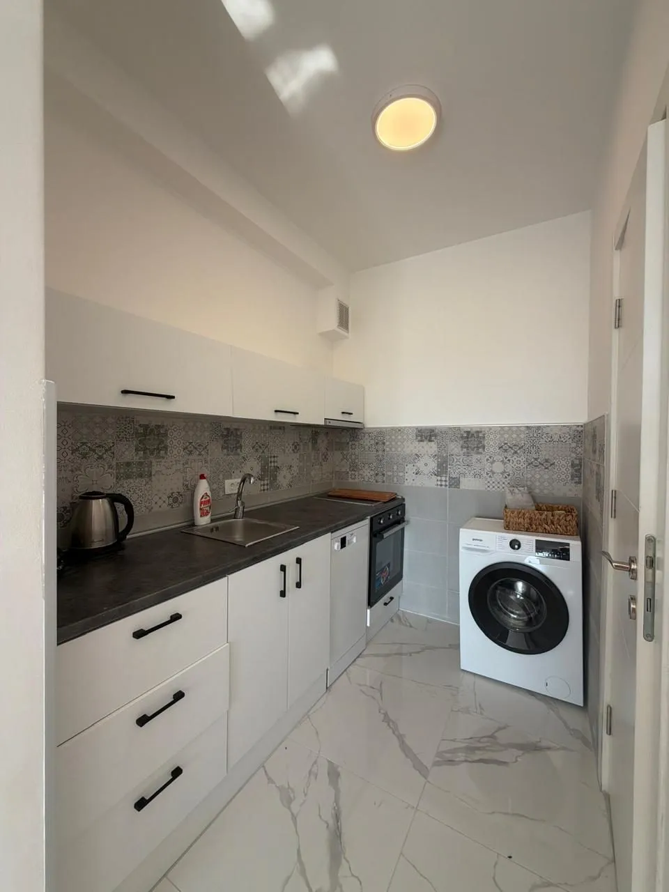 Bastenska-garsonjera-u-Adriatic-Heights-Kavac-Kotor-7 Garsonjera 27 m² – Kavač, Kotor — fotografija 8