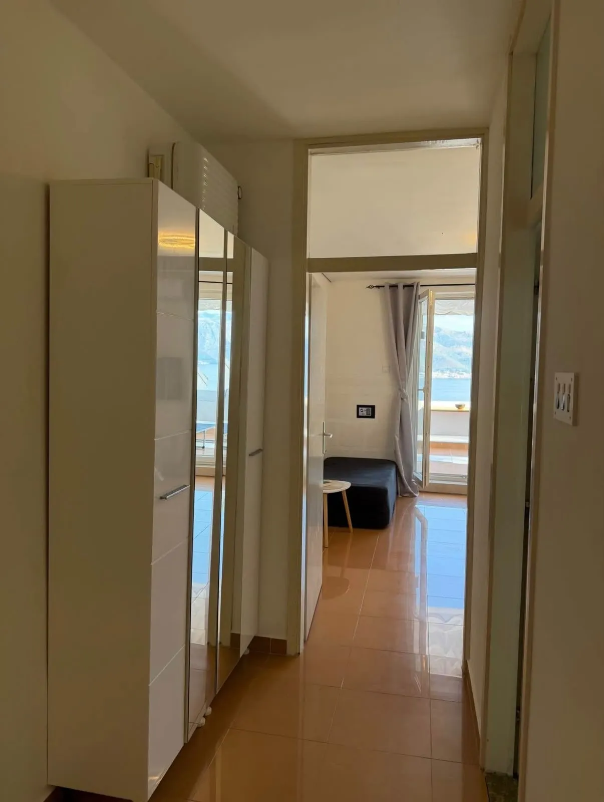 Garsonjera-sa-balkonom-u-Krasicima-Tivat-3 Garsonjera 39 m² – Krašići, Tivat — fotografija 4