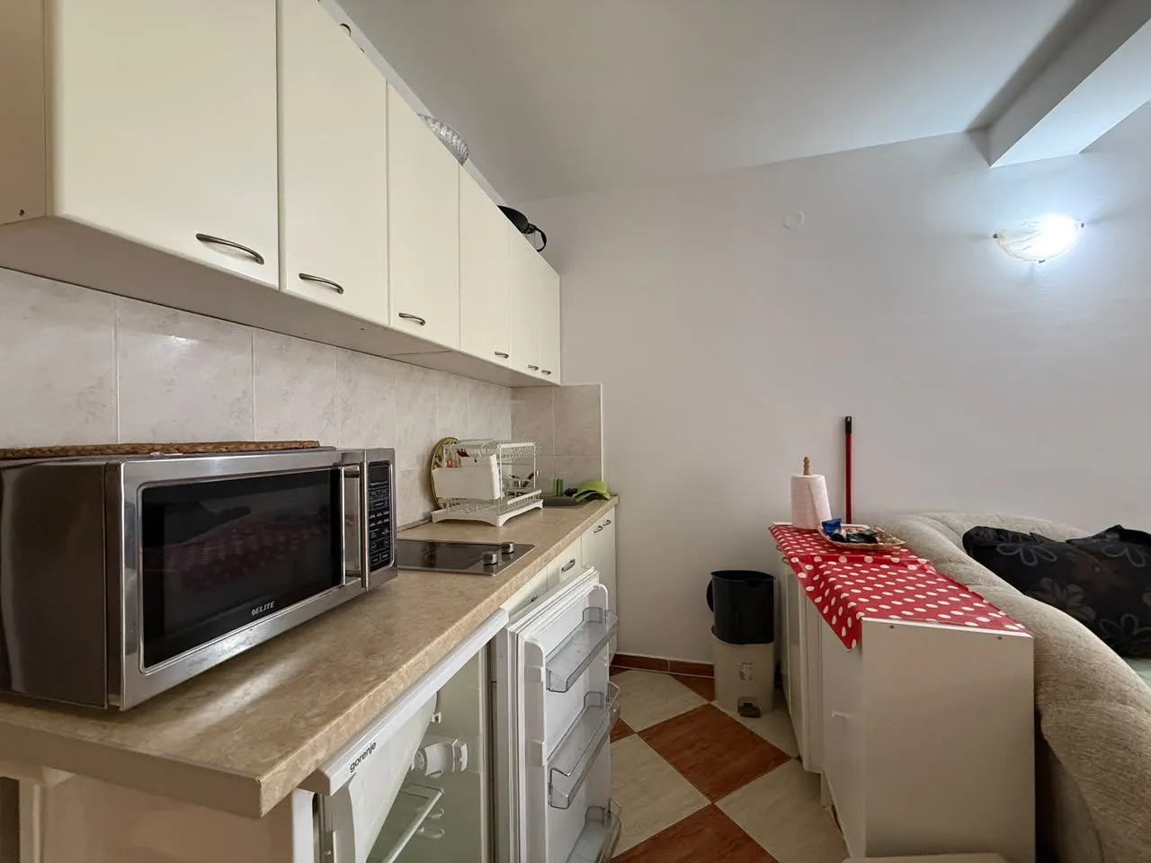 Namjestena-garsonjera-u-Rafailovicima-Budva-5 Garsonjera 25 m² – Rafailovići, Budva — fotografija 6