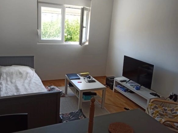 Namještena garsonjera 23 m² u Rozinu, Budva — fotografija 5