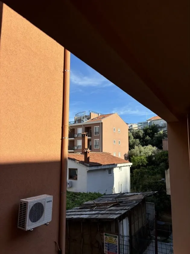 Renoviran-jednosoban-stan-u-Gospostini-Budva-3 Jednosoban stan 33 m² – Gospoština, Budva — fotografija 4