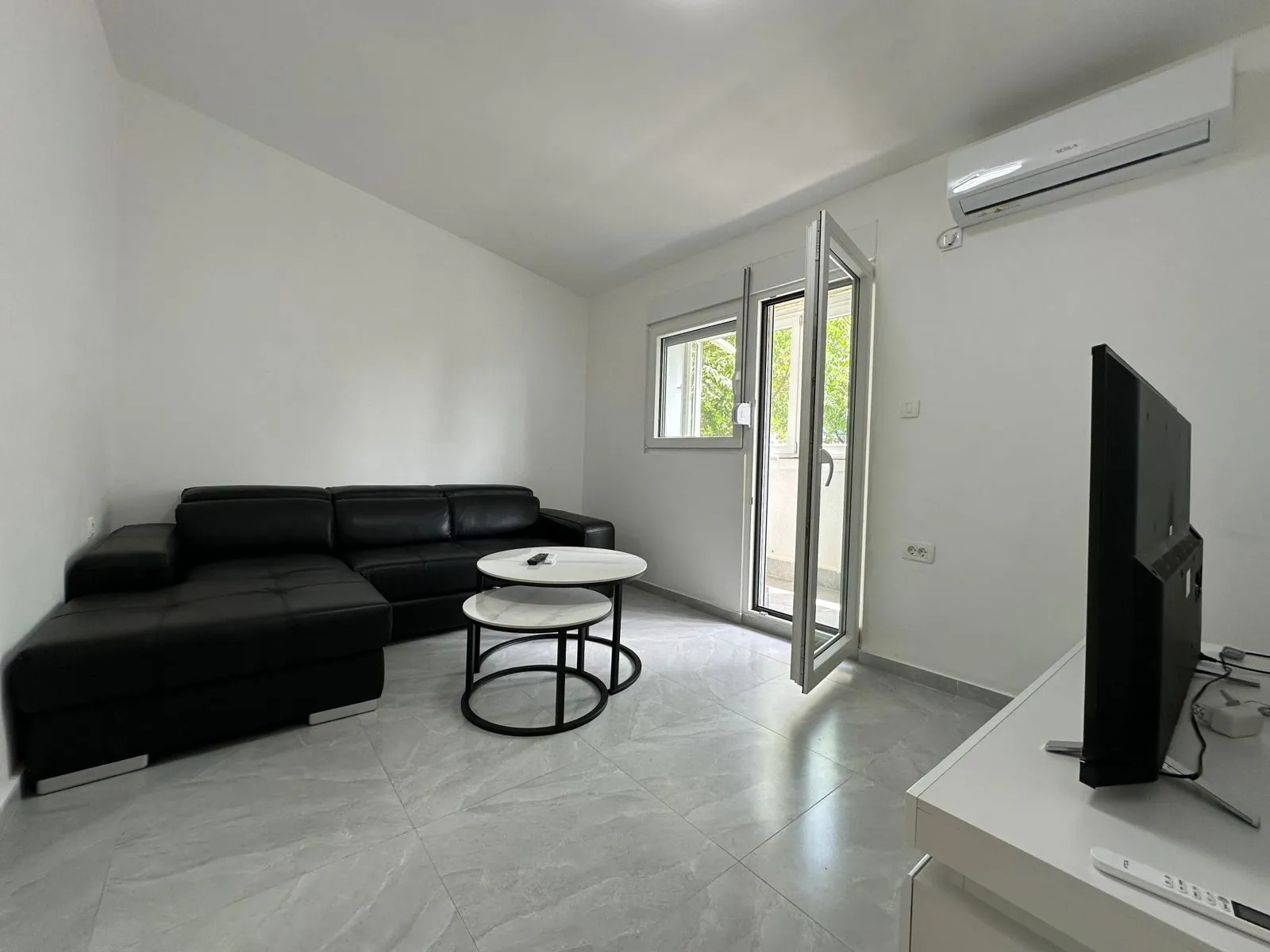 Trosoban-stan-u-Babiloniji-Budva-1 Izdavanje: Trosoban stan 83 m² – Babilonija, Budva — fotografija 2
