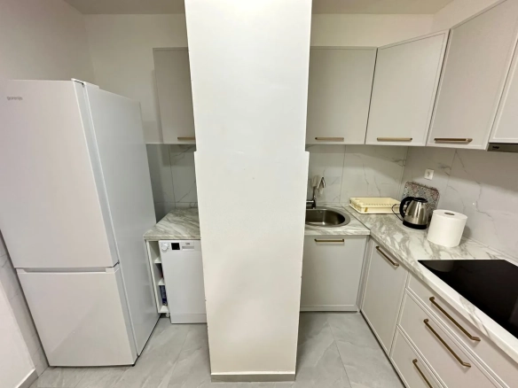 Izdavanje: Trosoban stan 83 m² – Babilonija, Budva — fotografija 7