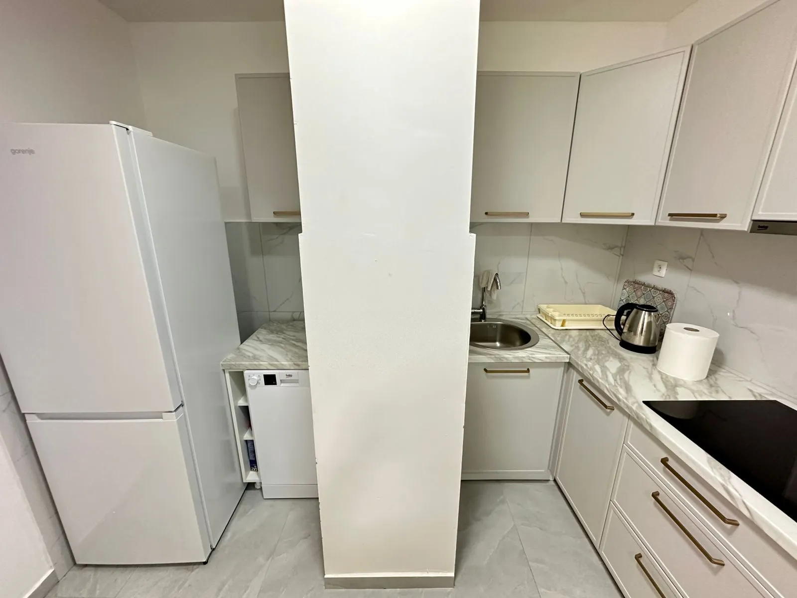 Trosoban-stan-u-Babiloniji-Budva-6 Izdavanje: Trosoban stan 83 m² – Babilonija, Budva — fotografija 7