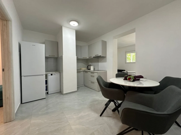 Izdavanje: Trosoban stan 83 m² – Babilonija, Budva — fotografija 8