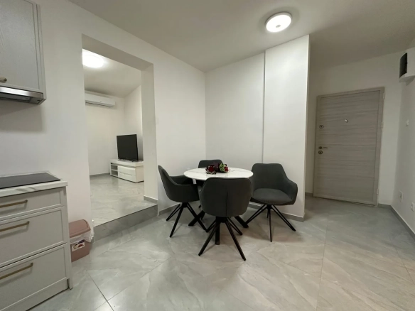 Izdavanje: Trosoban stan 83 m² – Babilonija, Budva — fotografija 10