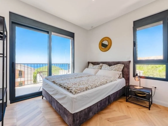 Izdavanje: Kuća 220 m² – Reževići, Budva — fotografija 2