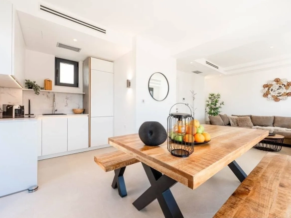 Izdavanje: Kuća 220 m² – Reževići, Budva — fotografija 3
