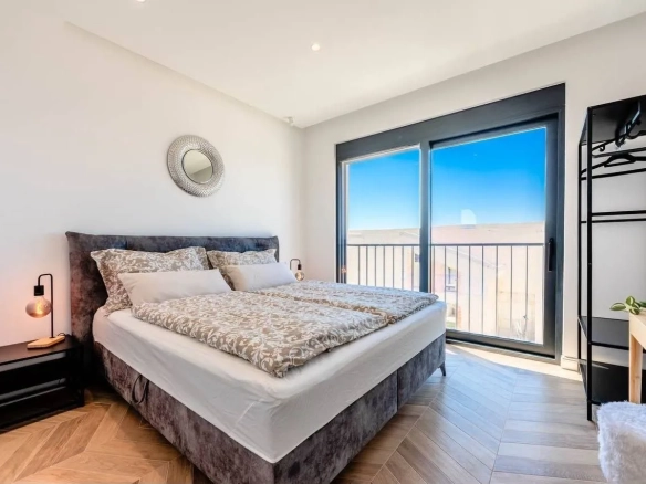 Izdavanje: Kuća 220 m² – Reževići, Budva — fotografija 7