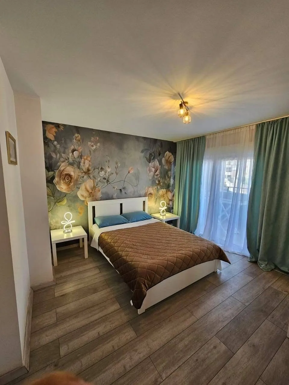 Trosoban-stan-za-izdavanje-u-centru-Budve-2 Izdavanje: Trosoban stan 95 m² – Gospoština, Budva — fotografija 3