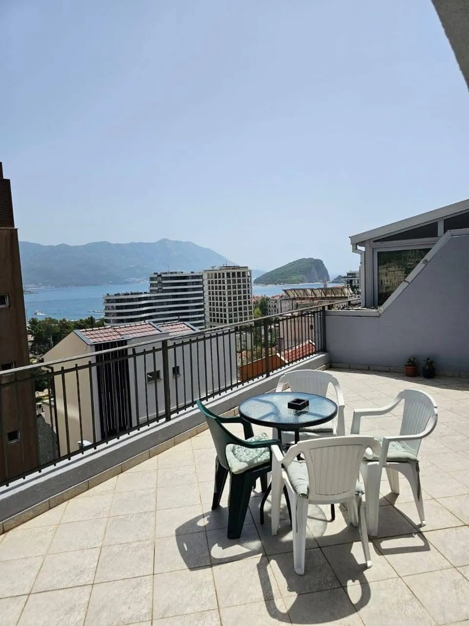 Trosoban-stan-za-izdavanje-u-centru-Budve-5 Izdavanje: Trosoban stan 95 m² – Gospoština, Budva — fotografija 6