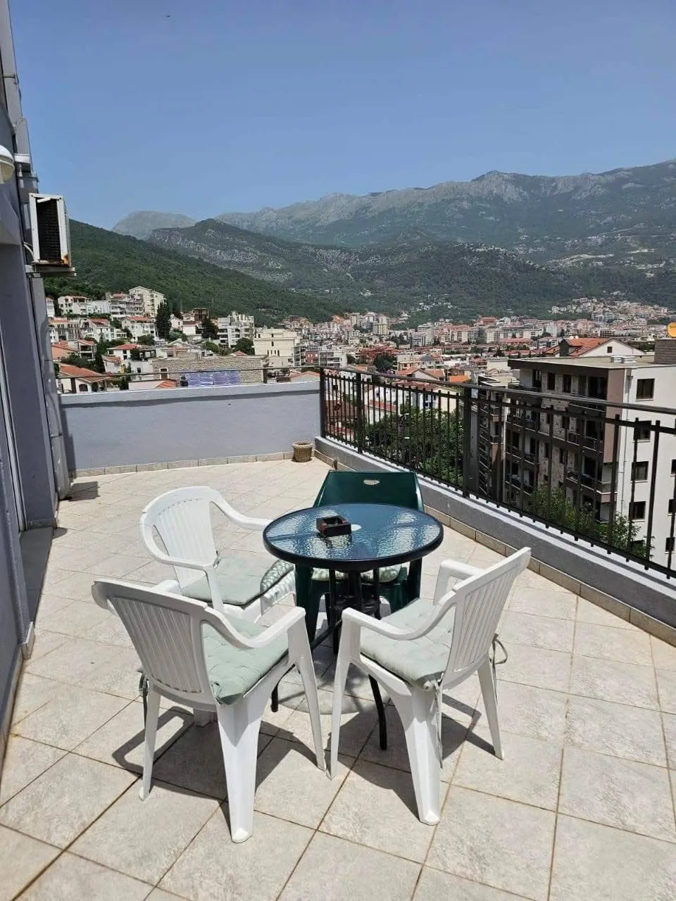 Trosoban-stan-za-izdavanje-u-centru-Budve-7 Izdavanje: Trosoban stan 95 m² – Gospoština, Budva — fotografija 8