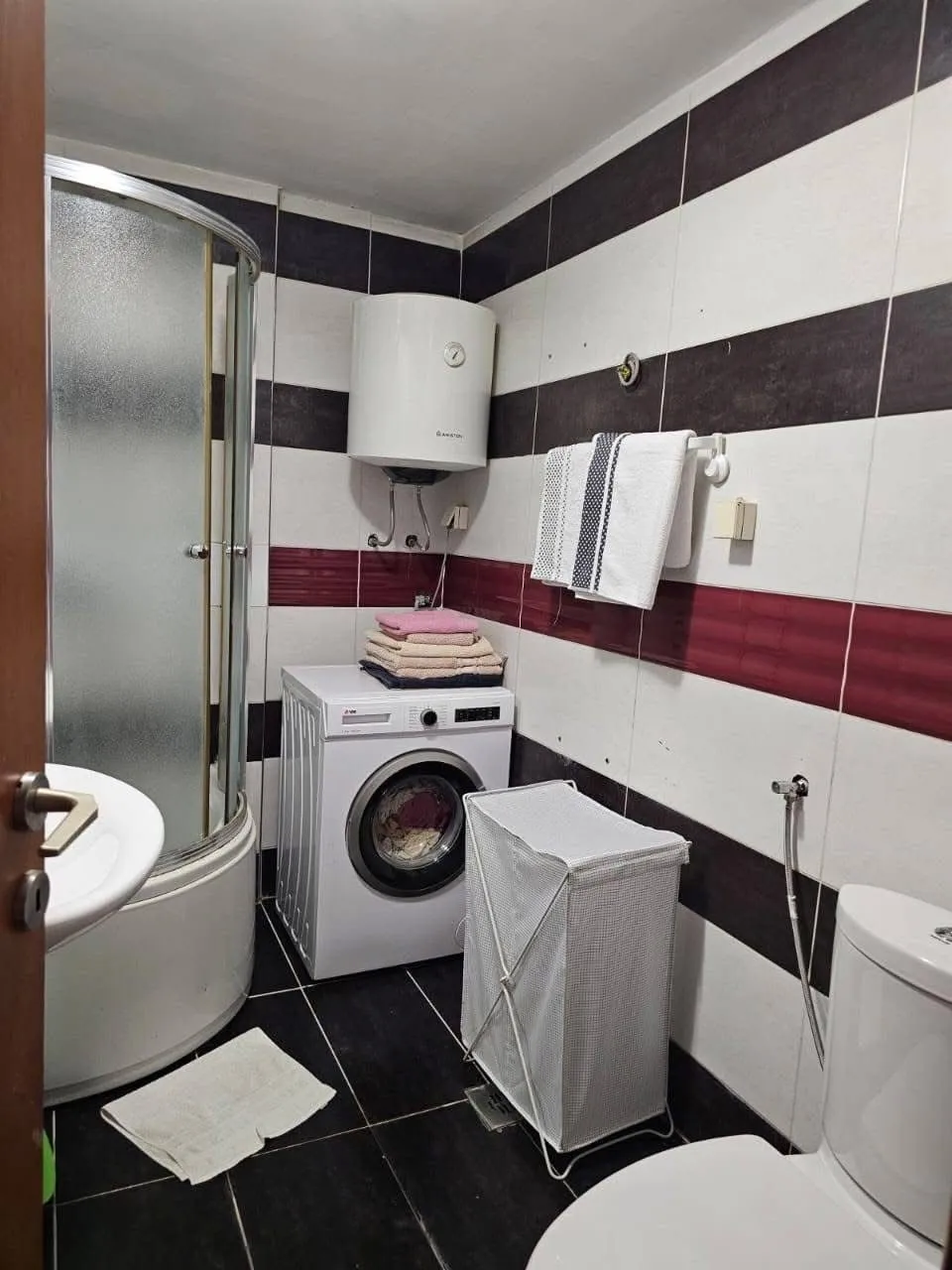 Trosoban-stan-za-izdavanje-u-centru-Budve-8 Izdavanje: Trosoban stan 95 m² – Gospoština, Budva — fotografija 9